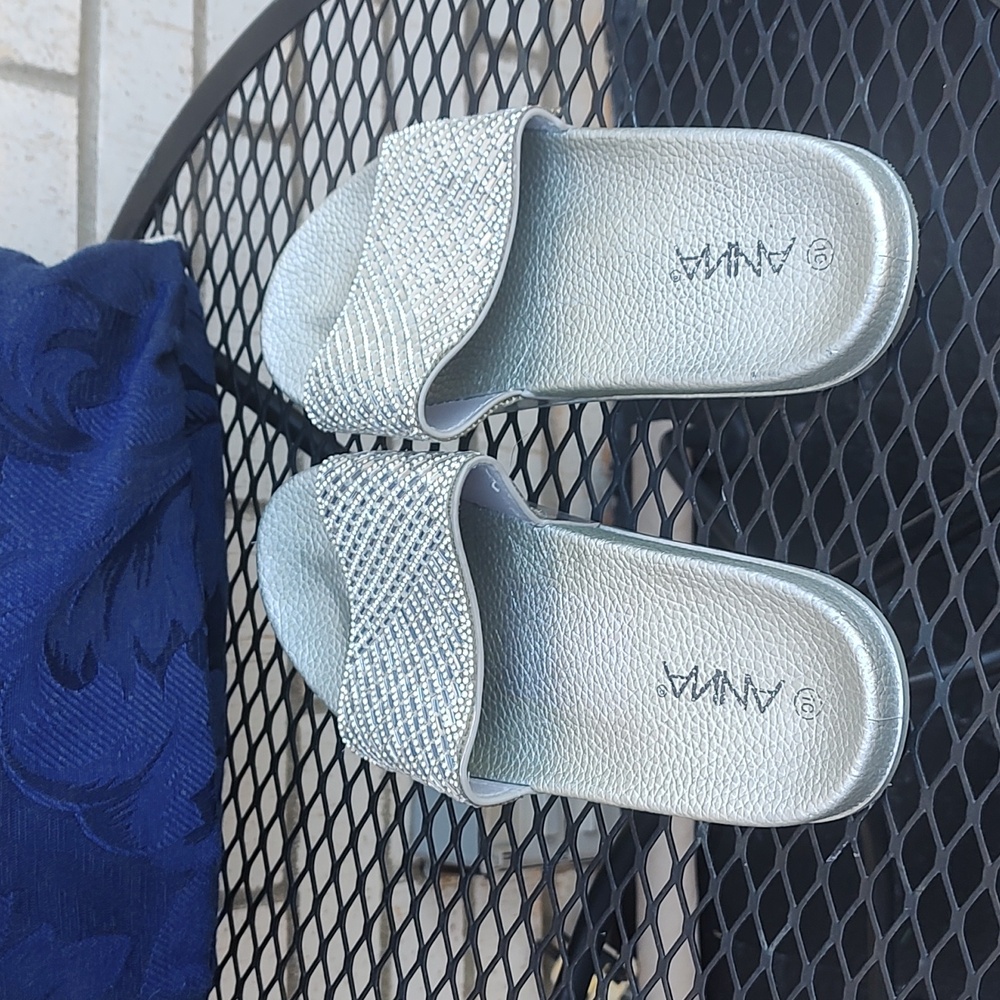 Silver Shoes - Picture 6 of 9
